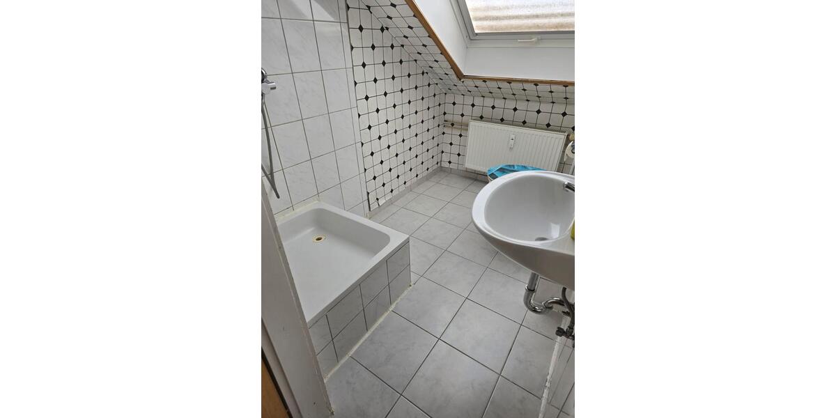Dachgeschoßwohnung Sachsenheim - 2 Zimmer, 45 m&sup2;, 500&euro; | Angebot:26367588