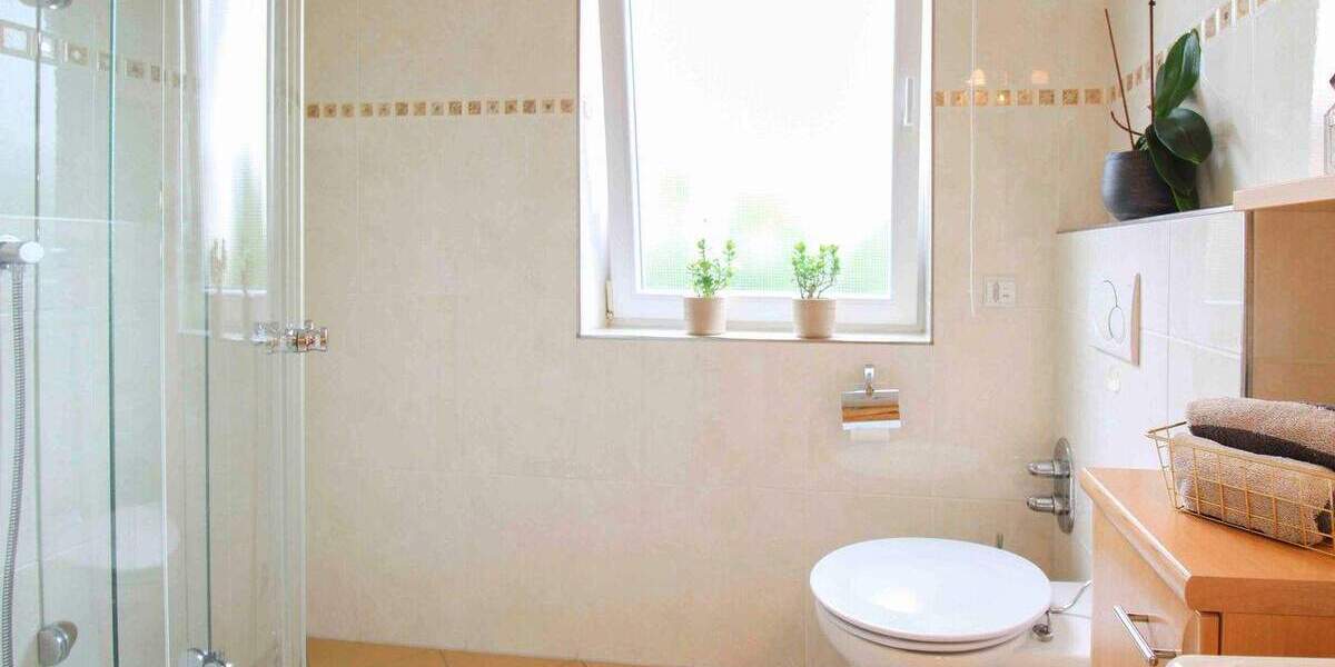 Freistehendes Einfamilienhaus mit großem Garten und Top-Potenzial zur flexiblen Nutzung 8 zimmer