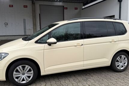 VW Touran 184.000 km 14.999 &euro; Bielefeld 33659
