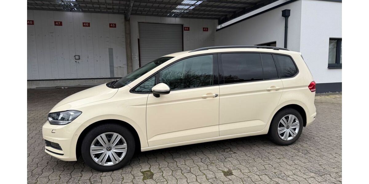 VW Touran 184.000 km 14.999 &euro; Bielefeld 33659