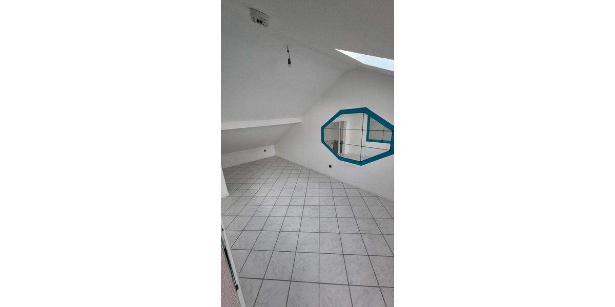 Dachgeschoßwohnung Röthenbach an der Pegnitz - 2 Zimmer, 63 m&sup2;, 600&euro; | Angebot:25509738