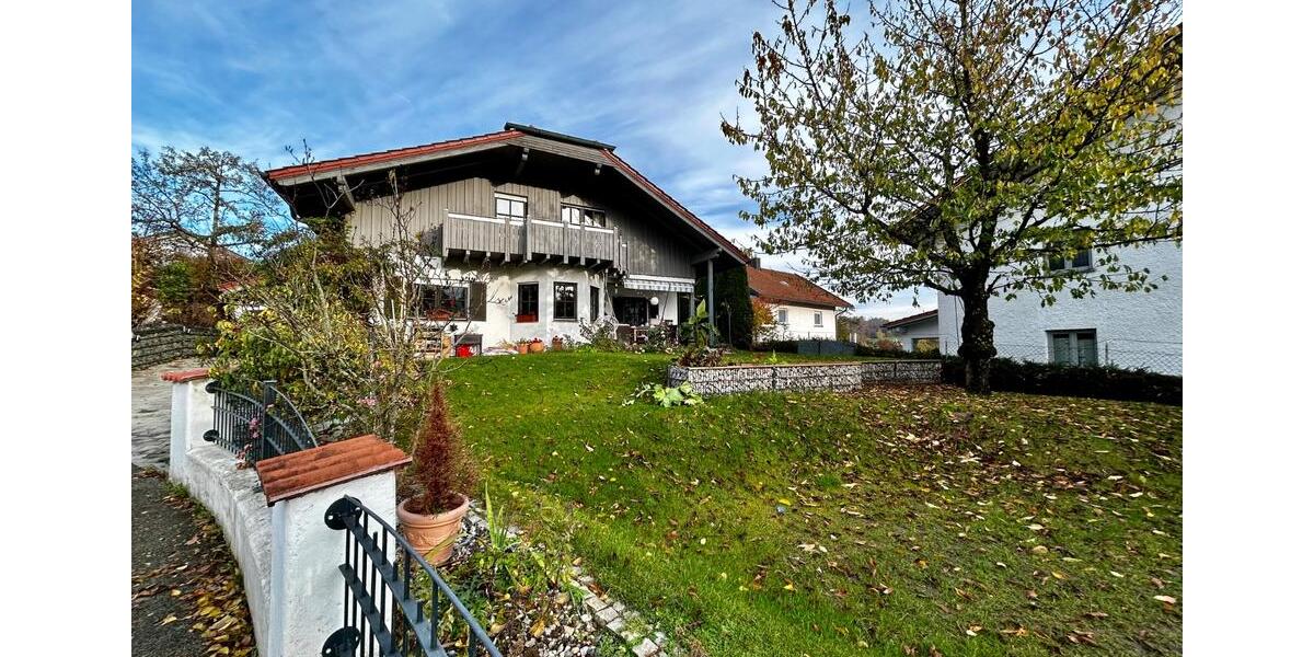 Einfamilienhaus Hauzenberg - 7 Zimmer, 240 m&sup2;, 565.000&euro; | Angebot:26044925