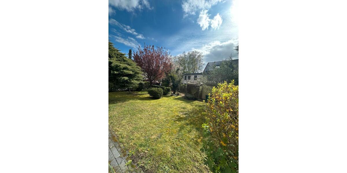 Doppelhaushälfte Düsseldorf Stadtbezirk 6 - 5 Zimmer, 146 m&sup2;, 2.600&euro; | Angebot:26051077