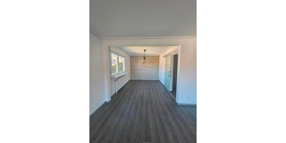 Einfamilienhaus Albstadt Gemarkung Burgfelden - 7 Zimmer, 179 m&sup2;, 419.000&euro; | Angebot:26699351