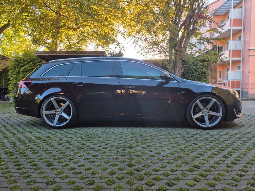 Opel Insignia 189.000 km 9.700 € Limbach-oberfrohna 09212