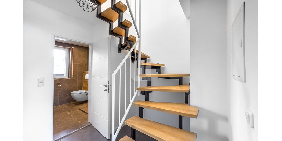 Haus in Haus - hochwertig sanierte Maisonette-Whg. mit drei Balkonen am Ortsrand von Gröbenzell - Maisonettenwohnung Gröbenzell | Angebot:25838795