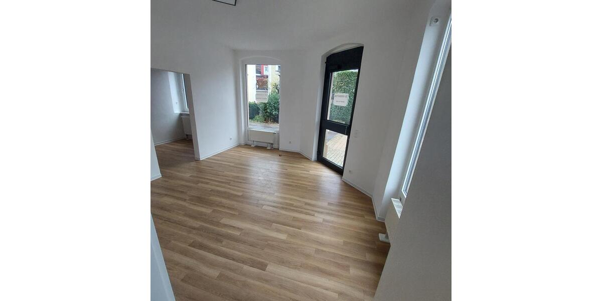 LADENGESCHÄFT oder Büro beides bin ich schon gwesen :-) zimmer