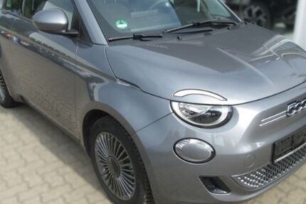 Fiat 500e 12.266 km 18.990 &euro; Elmshorn 25337