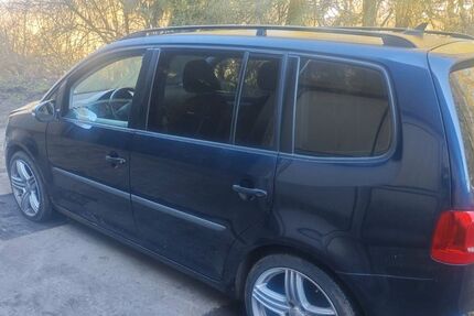 VW Touran 327.000 km 4.800 &euro; Kreuztal 57223