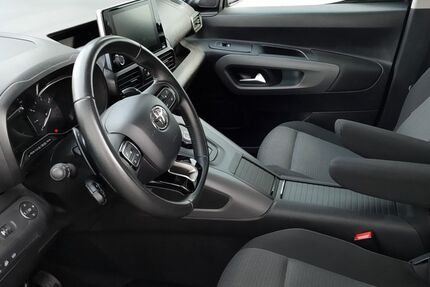 Toyota Proace City 93.000 km 18.490 € Oberhausen 46047