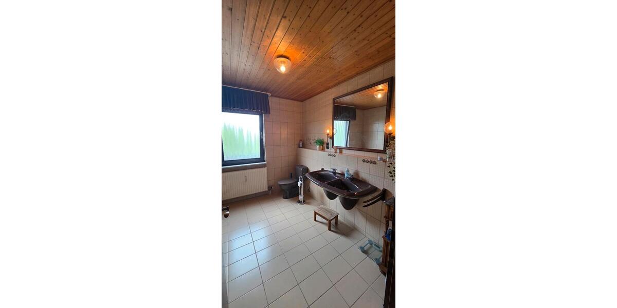 Mehrfamilienhaus, Wohnhaus Breuberg - 7 Zimmer, 198 m&sup2;, 2.500&euro; | Angebot:26693524