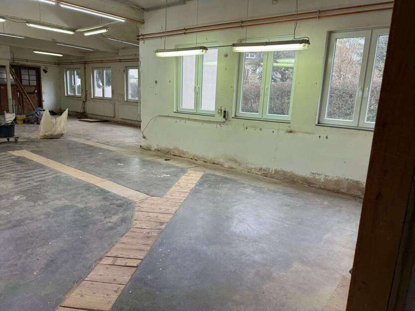Halle in Solingen 1.100 € 129 m²