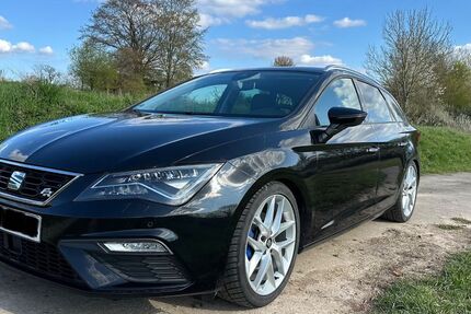 Seat Leon 127.000 km 14.500 &euro; Höxter 37671