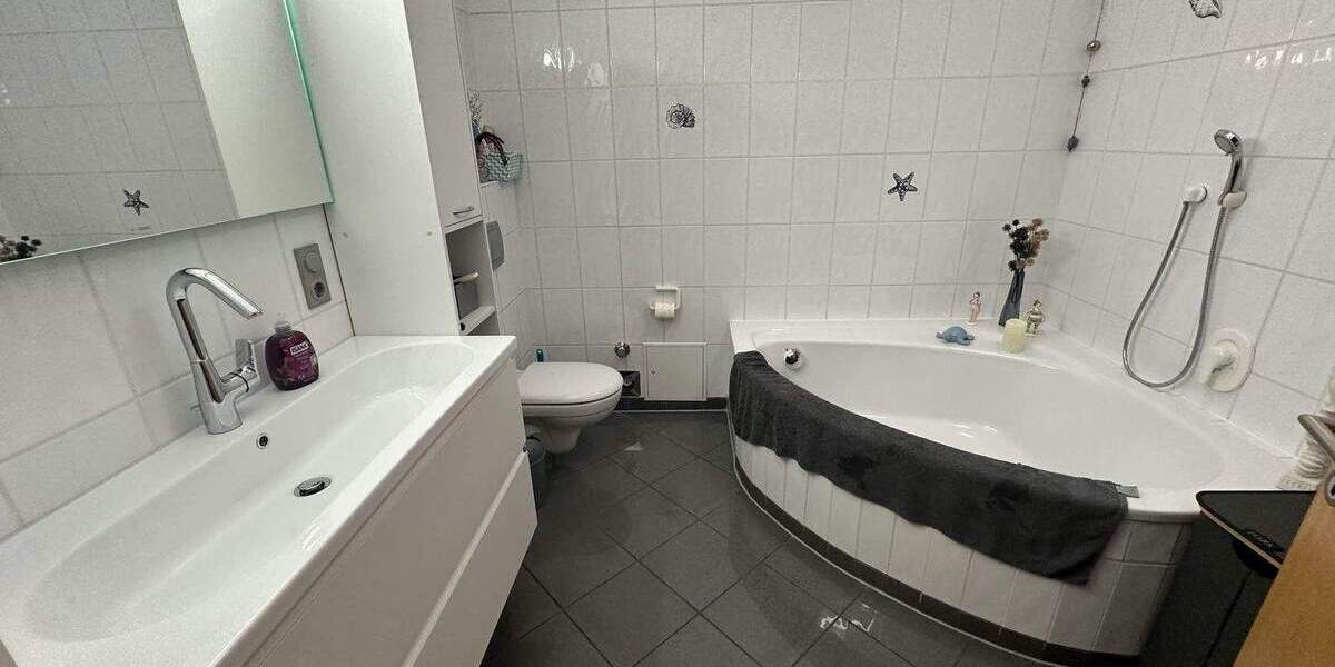 Etagenwohnung Fuldatal Simmershausen - 3 Zimmer, 82 m&sup2;, 240.000&euro; | Angebot:25567380