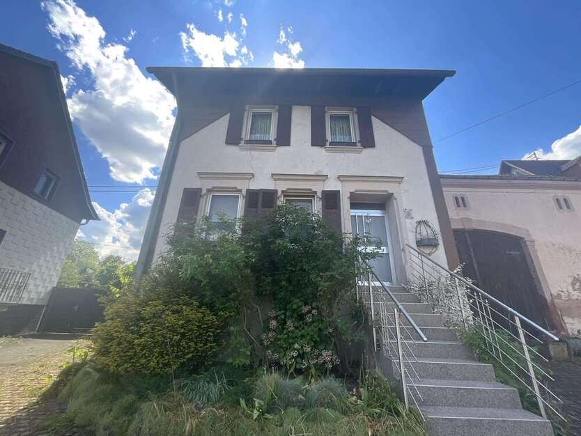 Haus zum Kaufen in Nalbach 110.000 € 90 m²