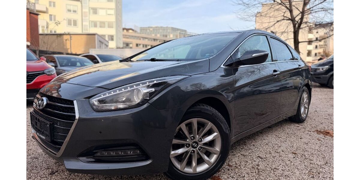 Hyundai i40 320.000 km 5.950 &euro; Köln 50674