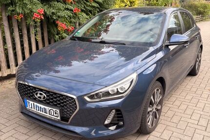 Hyundai i30 94.000 km 10.600 &euro; Schwarme 27327