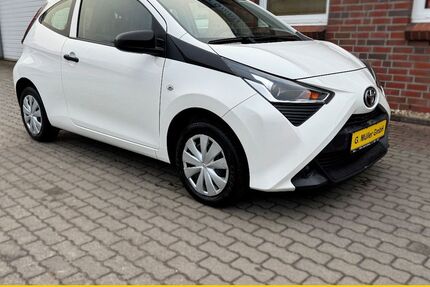 Toyota Aygo (X) 52.650 km 9.990 &euro; Dägeling 25578