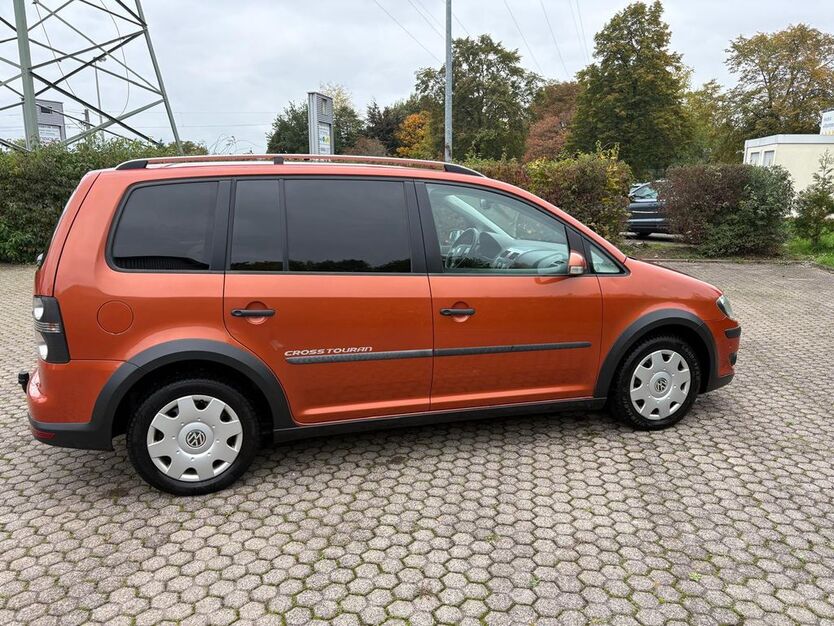 VW Touran 278.000 km 4.990 € Sonneberg 96515