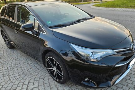 Toyota Avensis 107.000 km 15.400 &euro; Haimhausen 85778