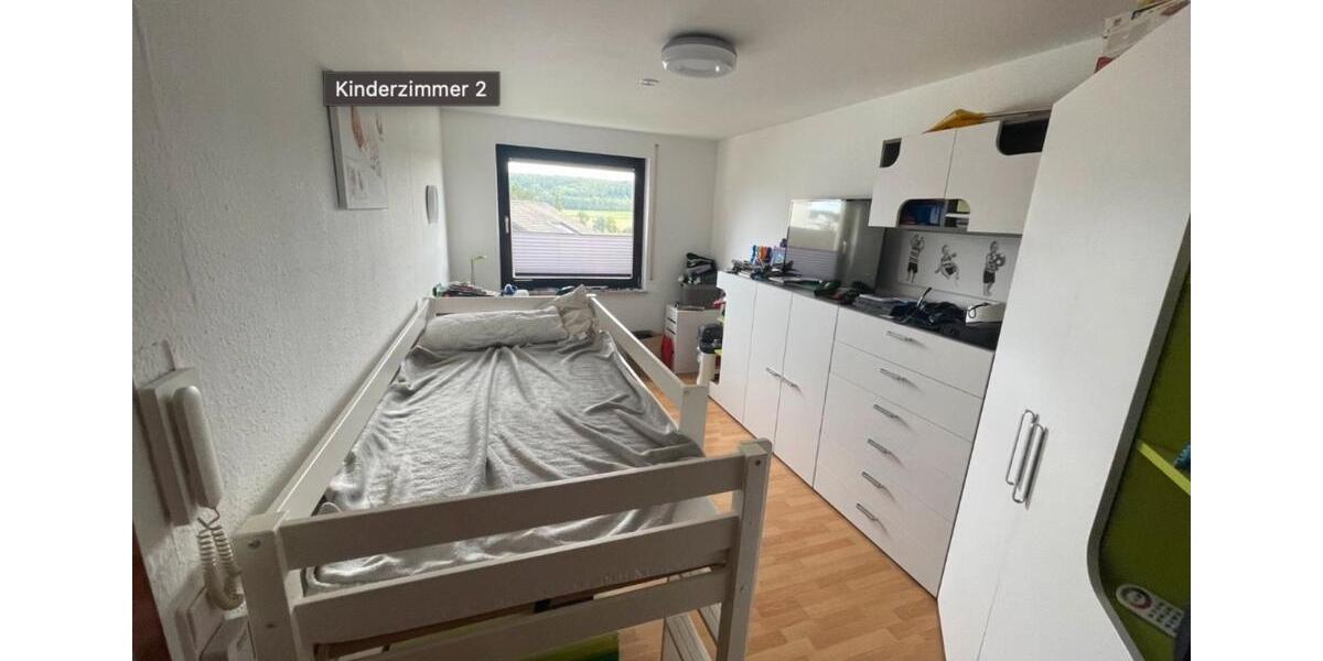 Reihenhaus Leonberg - 6 Zimmer, 199 m&sup2;, 1.850&euro; | Angebot:24248136