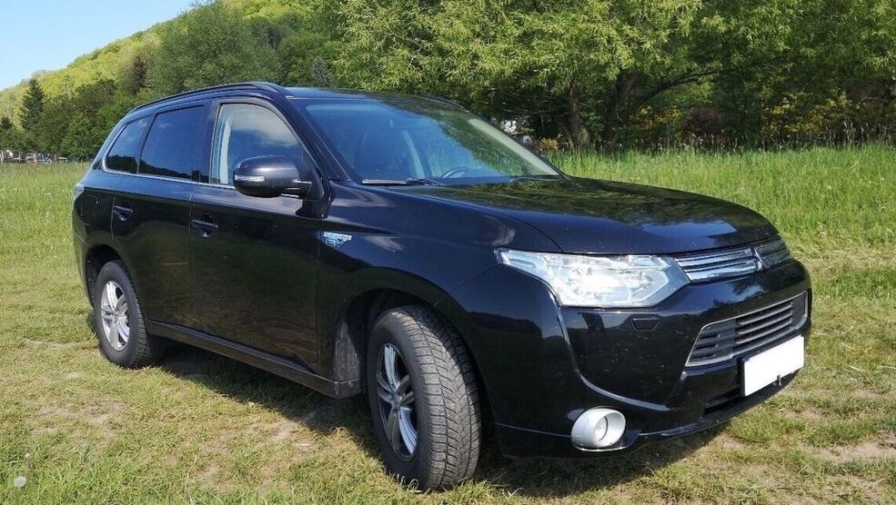 Mitsubishi Plug-in Hybrid Outlander 93.000 km 14.950 € Bad Gottleuba 01816