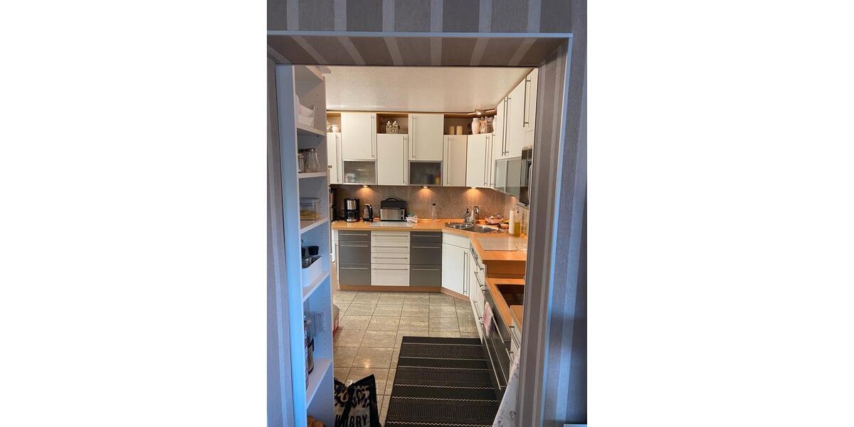 Schöne, helle Dachgeschosswohnung in GE-Rotthausen. 5 zimmer