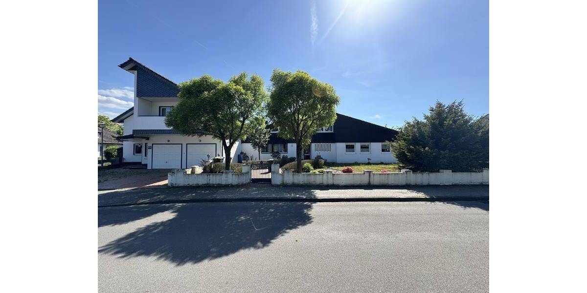 Sehr geräumiges Einfamilienhaus mit Einliegerwohnung in Top-Lage! 9 zimmer