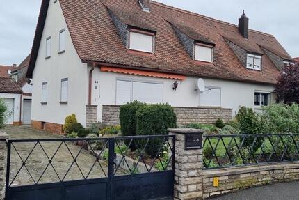 Doppelhaushälfte voll unterkellert mit Doppelgarage 2 zimmer