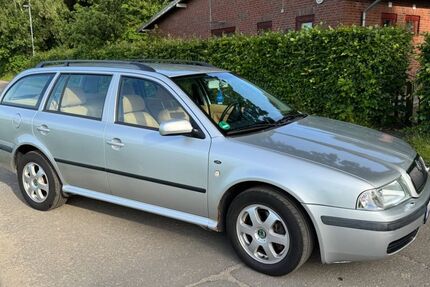 Skoda Octavia 220.800 km 2.590 &euro; Buchholz 21244