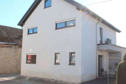 Haus Hadamar - Steinbach Steinbach - 8 Zimmer, 180 m&sup2;, 489.000&euro; | Angebot:25452177