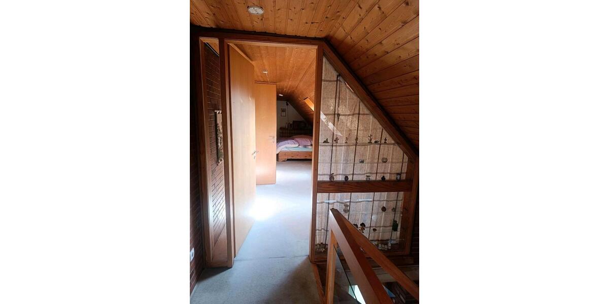 Dachgeschoßwohnung Höxter - 5 Zimmer, 106 m&sup2;, 135.000&euro; | Angebot:25953591