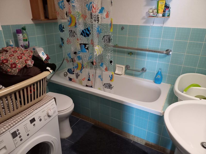 Provisionsfrei* Mehrfamilienhaus mit 4 Garagen in guter Lage 14 zimmer