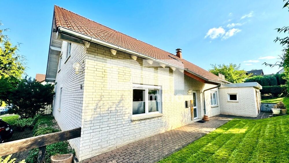Großzügiges Ein- bis Zweifamilienhaus mit Terrasse und großem Garten - Einfamilienhaus Allendorf (Eder) | Angebot:27298317