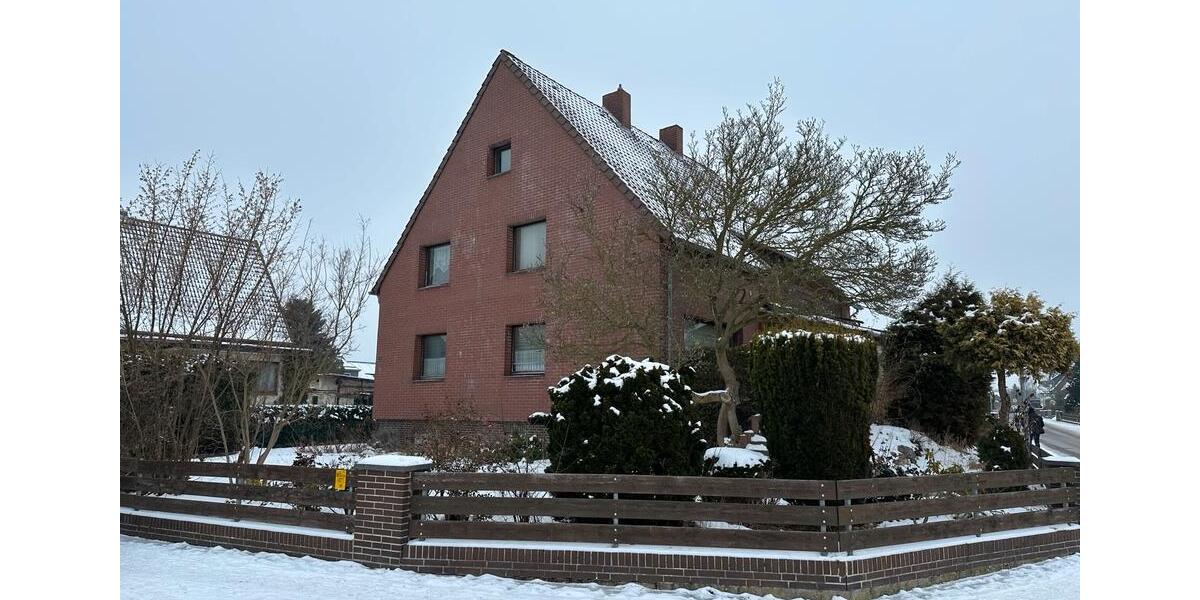 Einfamilienhaus Isenbüttel - 8 Zimmer, 250 m&sup2;, 350.000&euro; | Angebot:25637857