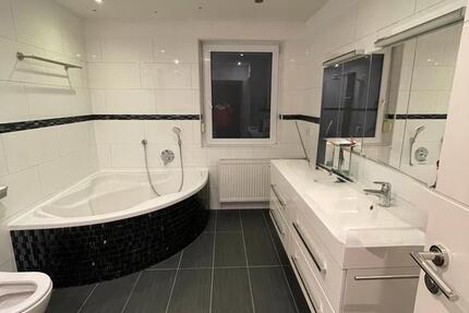 Einfamilienhaus mit Dachterrasse, Garage & Garten – 130 m², 5 Zi. 5 zimmer