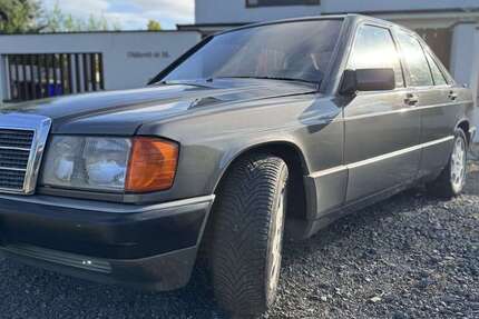 Mercedes-Benz 190 146.000 km 5.100 &euro; Annaberg-Buchholz 09456