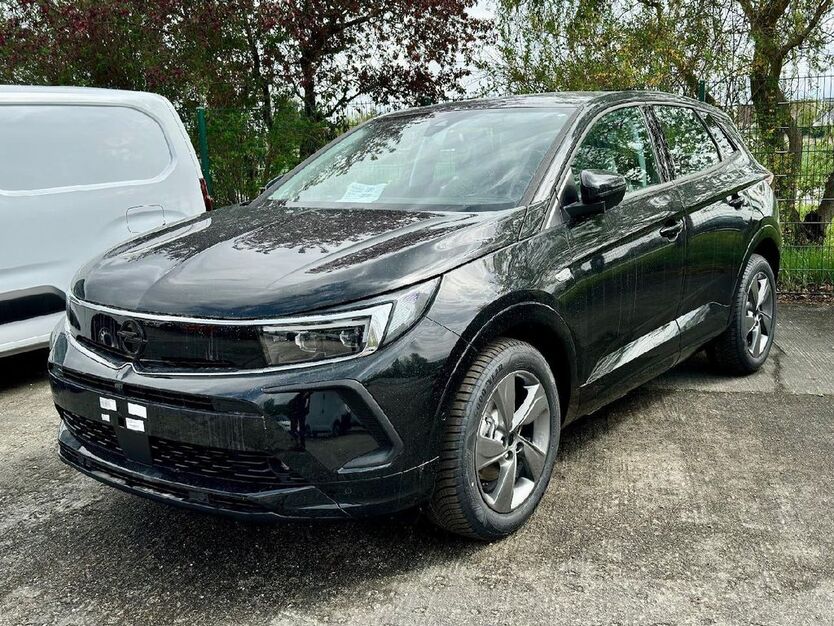Opel Grandland (X) 10 km 35.900 € Löbau 02708