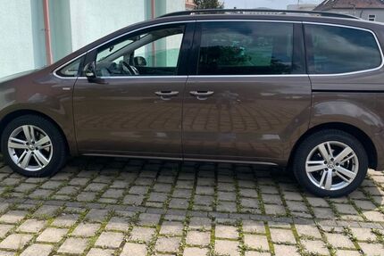 VW Sharan 314.000 km 7.400 € Vi 78050