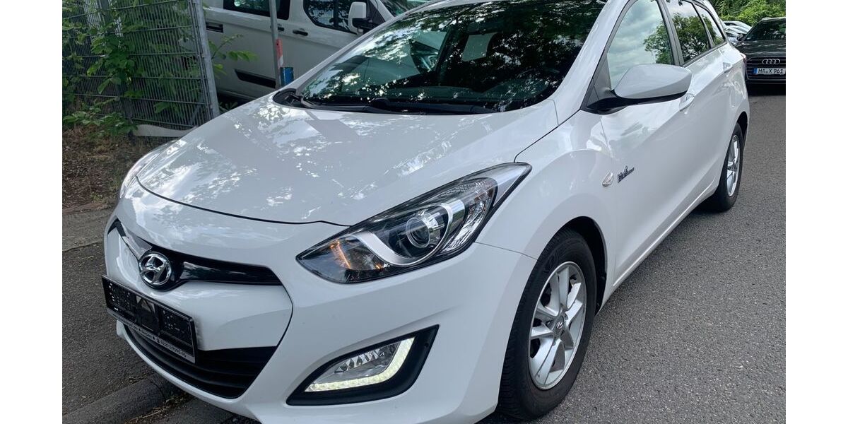 Hyundai i30 92.800 km 5.990 &euro; Mannheim 68309