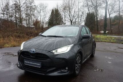 Toyota Yaris 39.000 km 19.490 &euro; Gummersbach 51645
