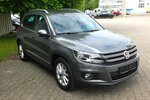 VW Tiguan WM26:LIFE NAVI AHK PARKPILOT SHZ BLUETOOTH 124.710 km 11.904 &euro; Köln 50858