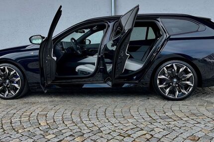 BMW i5 4.570 km 70.990 &euro; München 81245