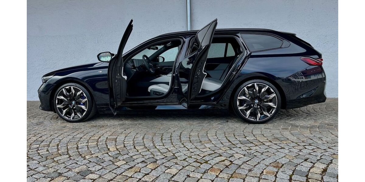 BMW i5 4.570 km 70.990 &euro; München 81245