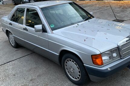 Mercedes-Benz 190 226.628 km 3.750 &euro; Berlin 14193