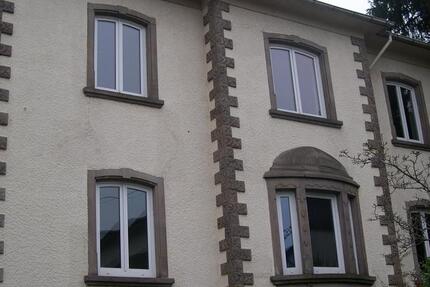 Repräsentatives freistehendes Haus mit Garten zimmer