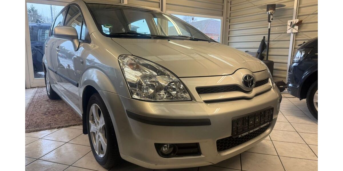 Toyota Corolla Verso 90.000 km 6.800 &euro; Berlin 13158