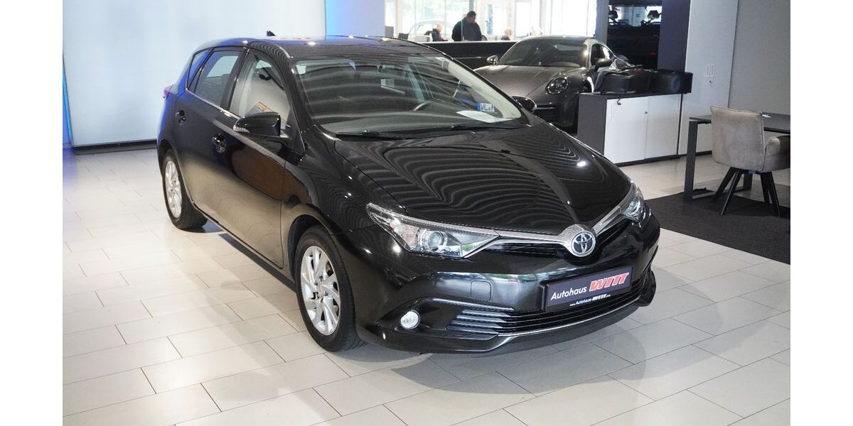 Toyota Auris 96.500 km 10.790 &euro; Hollenstedt 21279