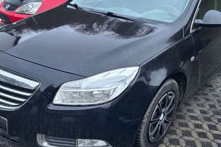 Opel Insignia 196.000 km 2.490 &euro; Altenahr 53505