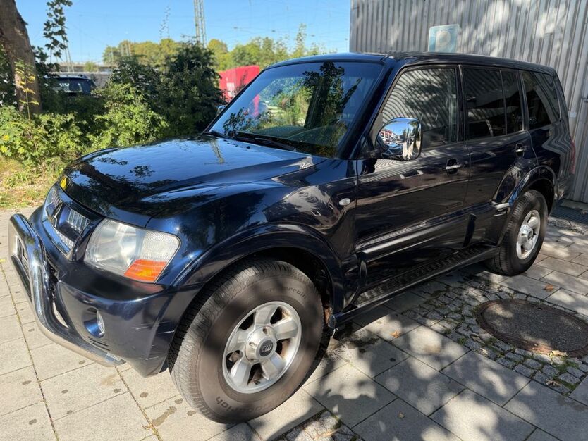 Mitsubishi Pajero 167.000 km 2.999 € München Trudering-Riem 81825